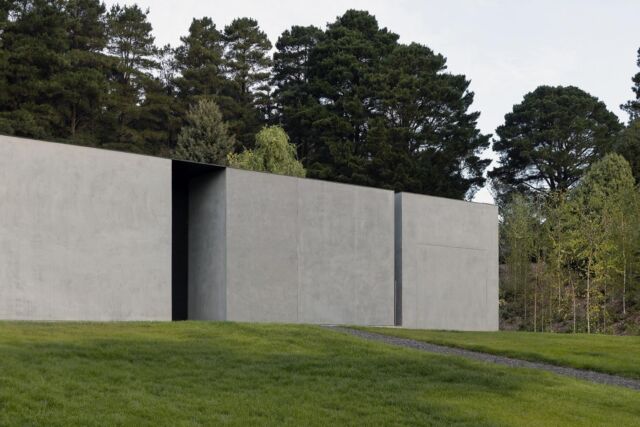 Grey House by @adamkanearchitects

Reductionist precision • Concealed within a secluded valley in Daylesford – with Adam Kane firmly at the helm – Grey House stands as a sharp-lined monument to the potential that only an architect’s own home can realise.

Words by Bronwyn Marshall
Photography by @timothykaye

head to the link in bio to read more on Habitus Living – https://www.habitusliving.com/projects/adam-kane-grey-house