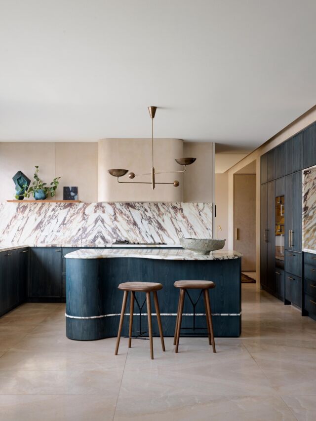 Bay House by @arentpykestudio

Finding the heart • Providing a material link between public and private spaces in the home, the kitchen and bathrooms of Bay House by Arent&Pyke, use stone and timber to bring warmth and coolness, shadow and light with impressive éclat.

Words by Gillian Serisier
Photography by @smartanson

head to the link in bio to read more on Habitus Living – https://www.habitusliving.com/projects/arent-pyke-bay-house